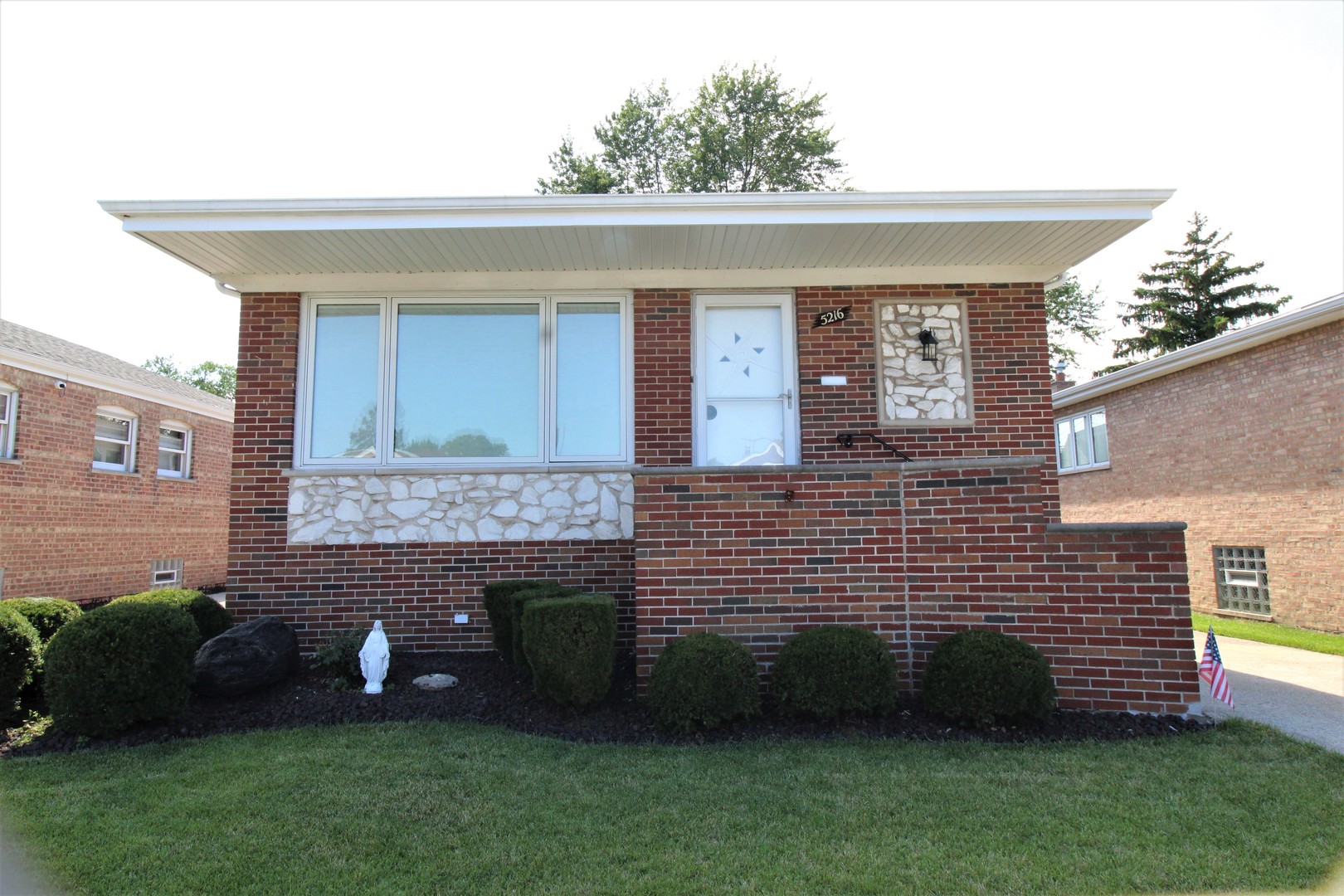 Photo 1 of 27 — 5216 S New England Avenue, Chicago, IL 60638