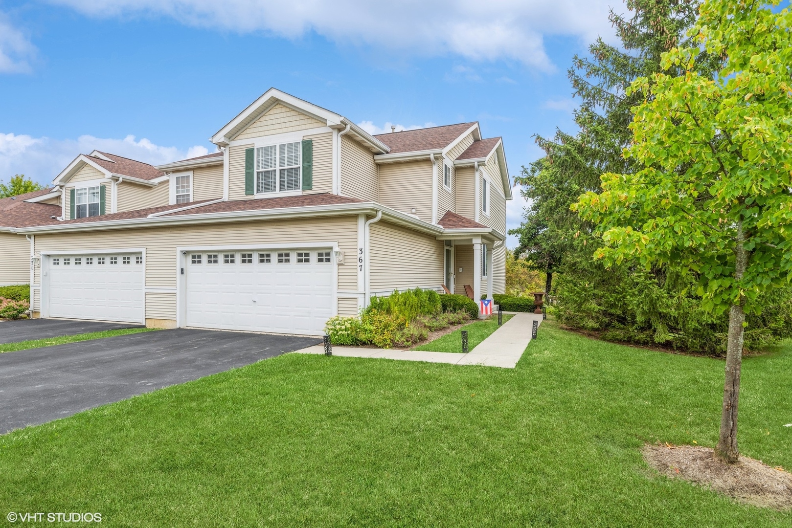 View Round Lake, IL 60073 townhome