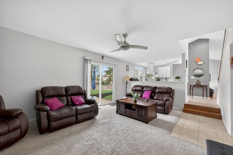 Tiny photo for 460 highland grove Drive, Buffalo Grove, IL 60089 (MLS # 12627937)