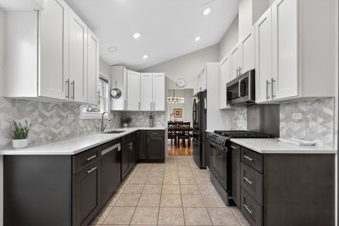 Tiny photo for 460 highland grove Drive, Buffalo Grove, IL 60089 (MLS # 12627937)