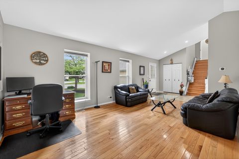 Tiny photo for 460 highland grove Drive, Buffalo Grove, IL 60089 (MLS # 12627937)