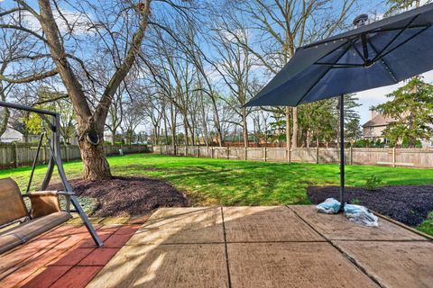 Tiny photo for 460 highland grove Drive, Buffalo Grove, IL 60089 (MLS # 12627937)