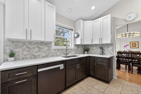 Tiny photo for 460 highland grove Drive, Buffalo Grove, IL 60089 (MLS # 12627937)