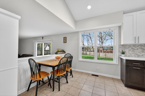 Tiny photo for 460 highland grove Drive, Buffalo Grove, IL 60089 (MLS # 12627937)