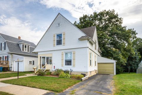 Photo of 505 E Main Street, Morrison, IL 61270 (MLS # 12479330) Photo of 505 E Main Street, Morrison, IL 61270 (MLS # 12479330)