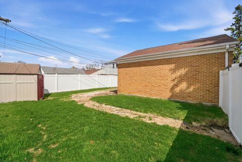 Tiny photo for 794 E LINCOLN Avenue, Des Plaines, IL 60018 (MLS # 12611836)