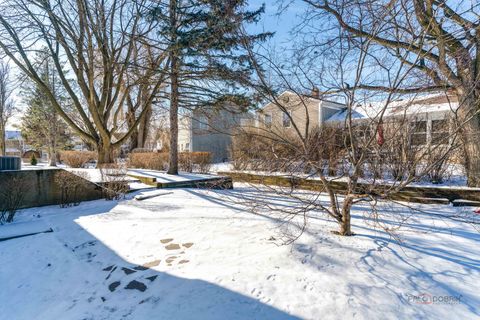 Tiny photo for 1380 Larchmont Drive, Buffalo Grove, IL 60089 (MLS # 12559365)