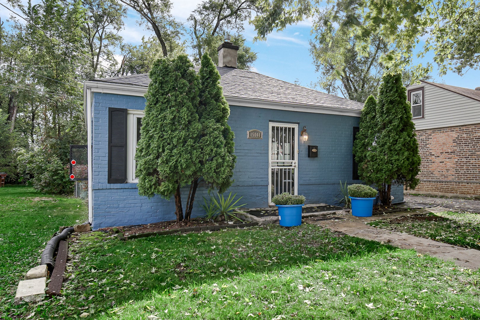 15041 Riverside Drive
