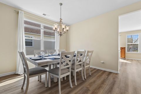 Tiny photo for 3295 Comstock Court, Mundelein, IL 60060 (MLS # 12622965)