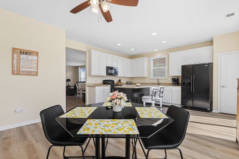 Tiny photo for 3295 Comstock Court, Mundelein, IL 60060 (MLS # 12622965)
