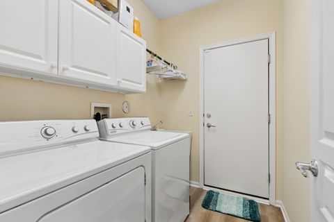 Tiny photo for 3295 Comstock Court, Mundelein, IL 60060 (MLS # 12622965)