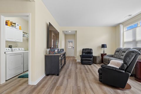 Tiny photo for 3295 Comstock Court, Mundelein, IL 60060 (MLS # 12622965)