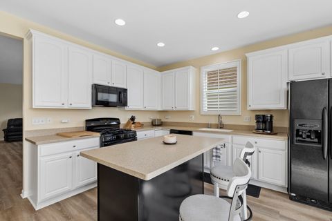 Tiny photo for 3295 Comstock Court, Mundelein, IL 60060 (MLS # 12622965)