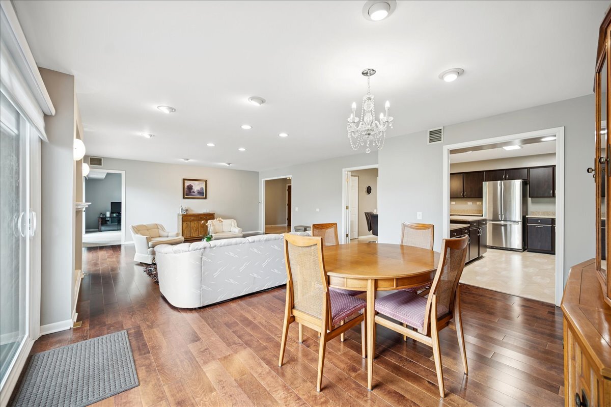 3741 MISSION HILLS Road 209