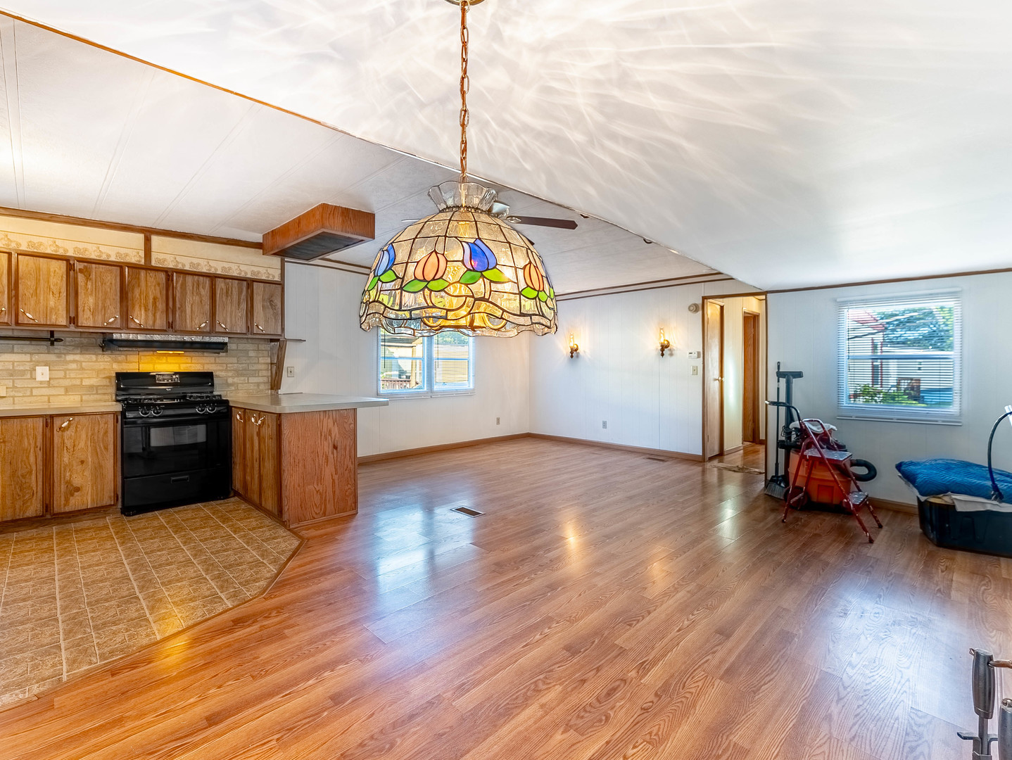 2571 Lilac Lane