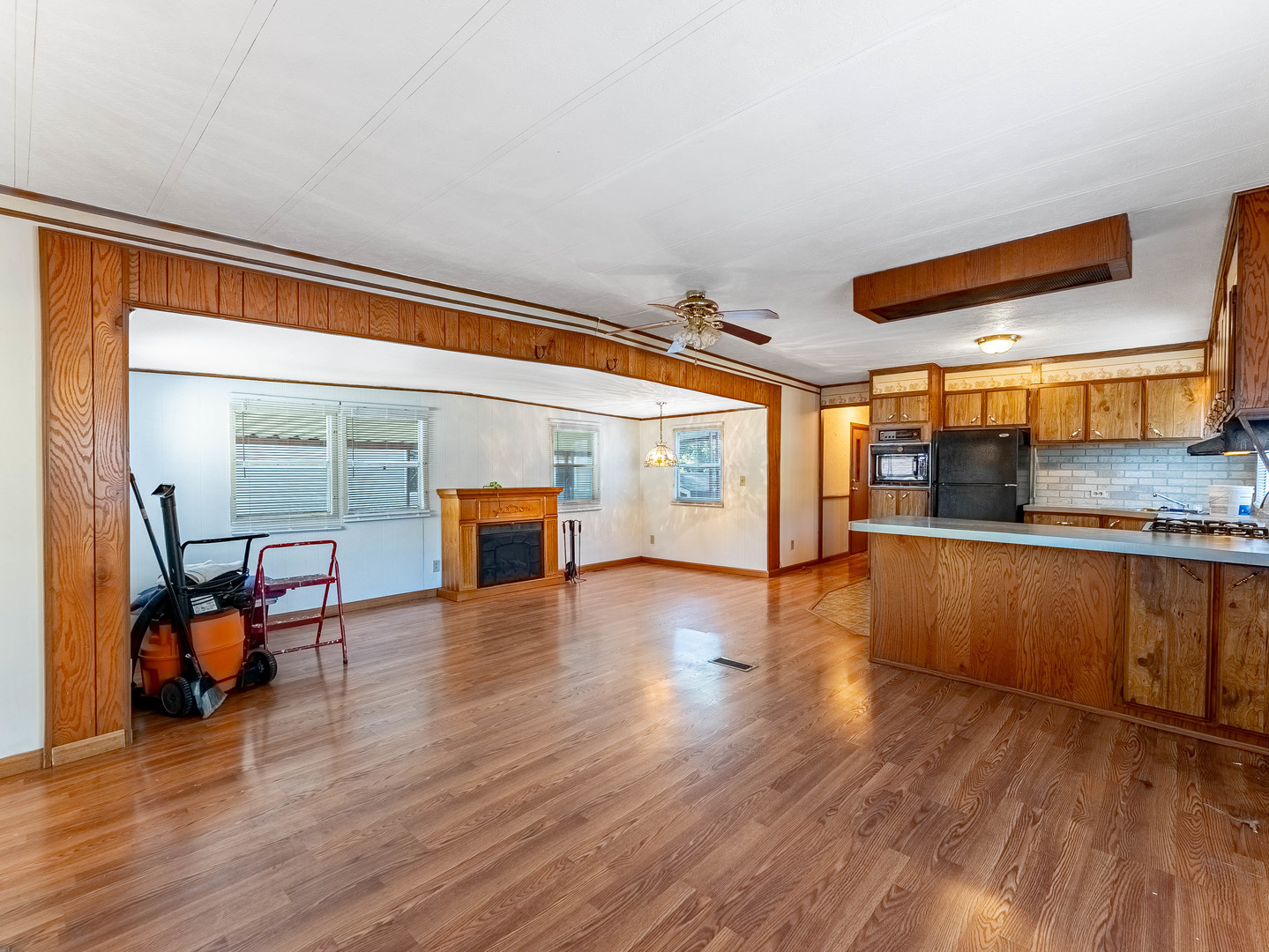 2571 Lilac Lane