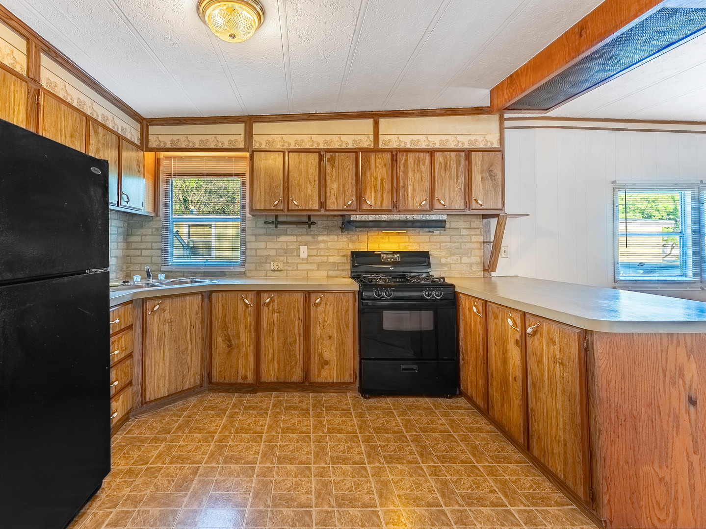 2571 Lilac Lane