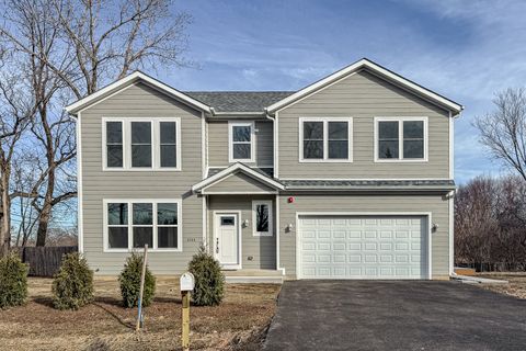 3 beds bed, 4 baths bath property at 1061 green bay road, lake bluff, IL 60044