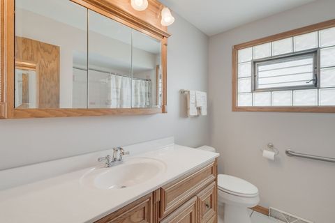 Tiny photo for 6743 W 89th Place, Oak Lawn, IL 60453 (MLS # 12604051)