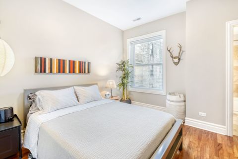 Tiny photo for 6206 N Lakewood Avenue #2, Chicago, IL 60660 (MLS # 12582286)