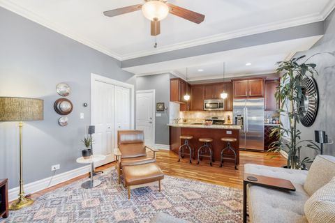 Tiny photo for 6206 N Lakewood Avenue #2, Chicago, IL 60660 (MLS # 12582286)