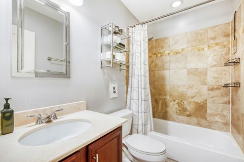 Tiny photo for 6206 N Lakewood Avenue #2, Chicago, IL 60660 (MLS # 12582286)