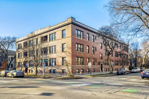 Tiny photo for 6206 N Lakewood Avenue #2, Chicago, IL 60660 (MLS # 12582286)