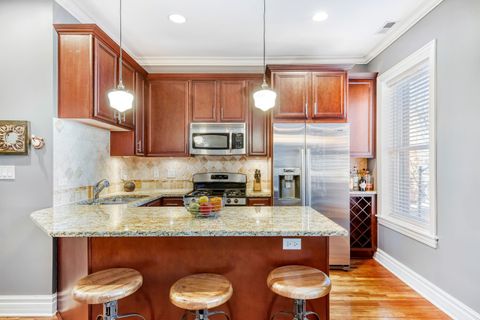 Tiny photo for 6206 N Lakewood Avenue #2, Chicago, IL 60660 (MLS # 12582286)