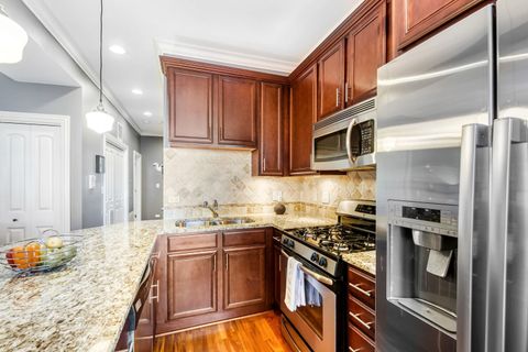 Tiny photo for 6206 N Lakewood Avenue #2, Chicago, IL 60660 (MLS # 12582286)