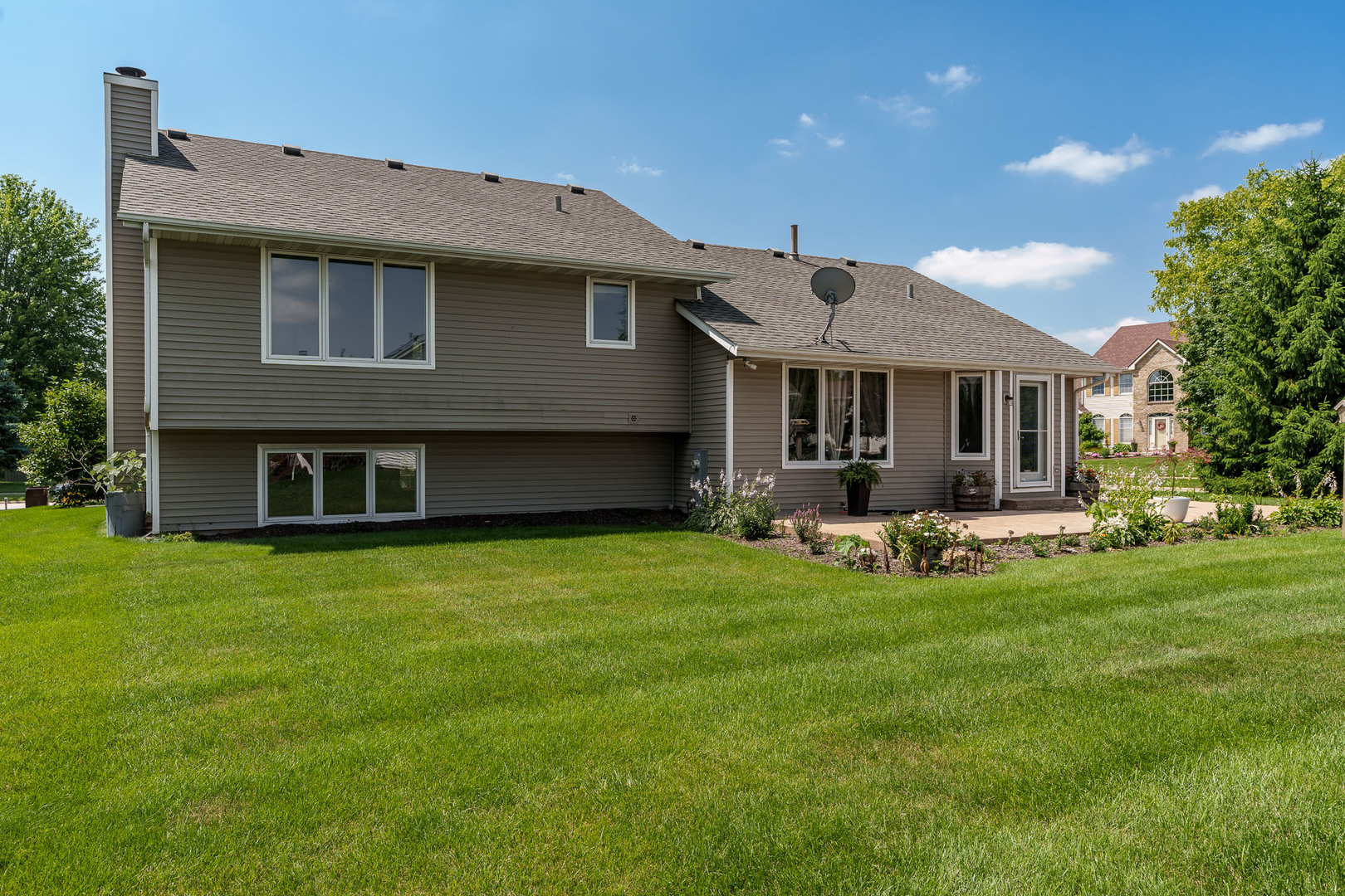 6934 Hedge Cliff Court