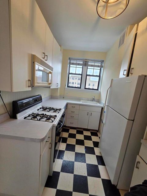 Tiny photo for 421 W Melrose Street #5D, Chicago, IL 60657 (MLS # 12494384)