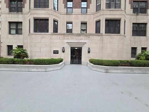 Tiny photo for 421 W Melrose Street #5D, Chicago, IL 60657 (MLS # 12494384)