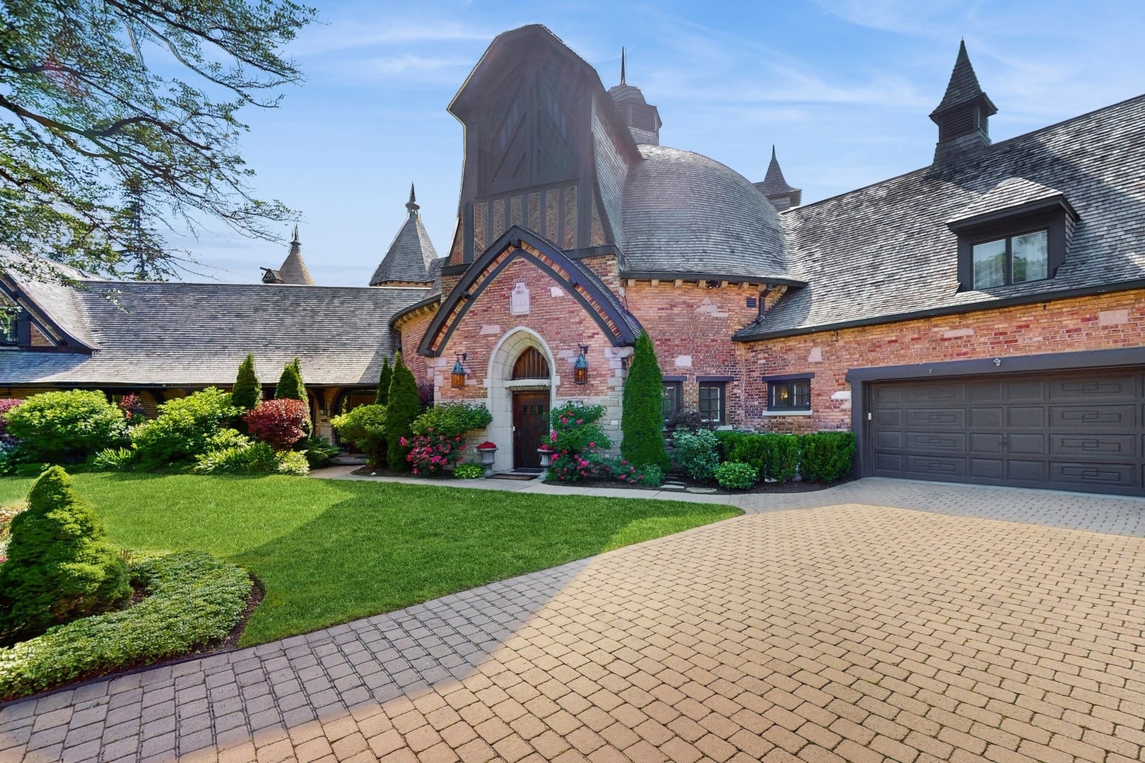 570 Hathaway Circle