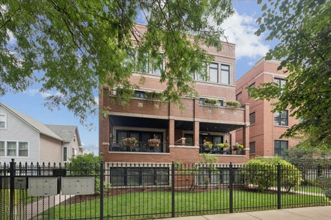 Photo of 2133 N Campbell Avenue #1B, Chicago, IL 60647 (MLS # 12730010)