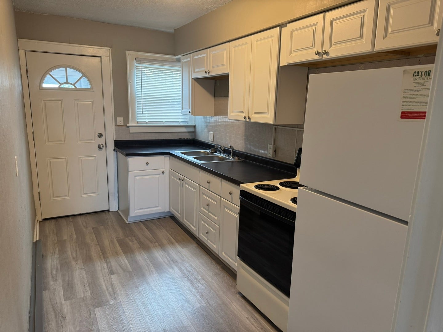 209 E 10TH Street 2