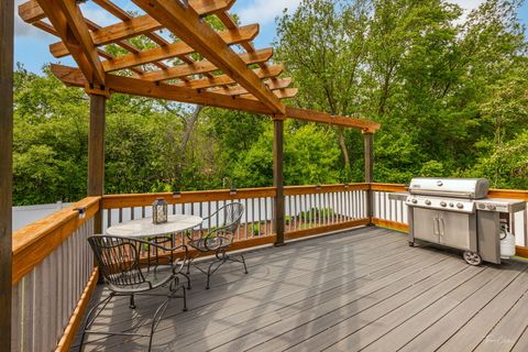 Tiny photo for 6538 Bentley Avenue, Willowbrook, IL 60527 (MLS # 12477061)