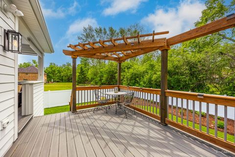 Tiny photo for 6538 Bentley Avenue, Willowbrook, IL 60527 (MLS # 12477061)