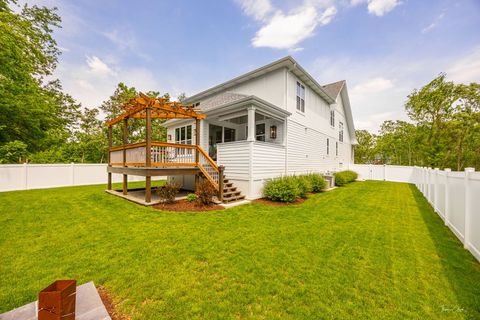 Tiny photo for 6538 Bentley Avenue, Willowbrook, IL 60527 (MLS # 12477061)