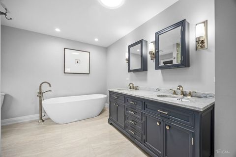 Tiny photo for 6538 Bentley Avenue, Willowbrook, IL 60527 (MLS # 12477061)