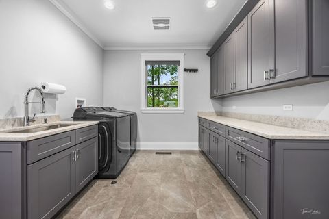 Tiny photo for 6538 Bentley Avenue, Willowbrook, IL 60527 (MLS # 12477061)