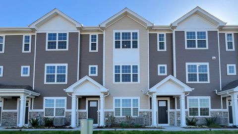 Photo of 2688 Arrowhead Drive, Pingree Grove, IL 60140 (MLS # 12661748)