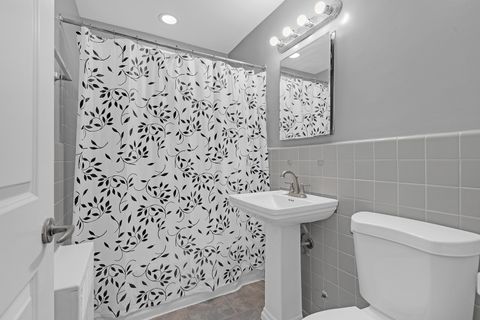 Tiny photo for 6134 N Damen Avenue #2B, Chicago, IL 60659 (MLS # 12578028)