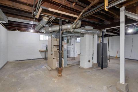 Tiny photo for 2621 Iowa Street, Davenport, IA 52803 (MLS # 12551008)