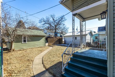 Tiny photo for 2621 Iowa Street, Davenport, IA 52803 (MLS # 12551008)