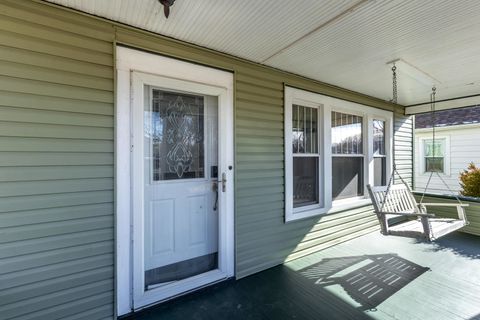 Tiny photo for 2621 Iowa Street, Davenport, IA 52803 (MLS # 12551008)