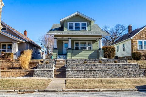 Photo of 2621 Iowa Street, Davenport, IA 52803 (MLS # 12551008)