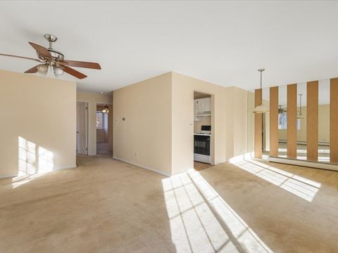 Tiny photo for 706 Kiwanis Drive #4, Freeport, IL 61032 (MLS # 12578993)