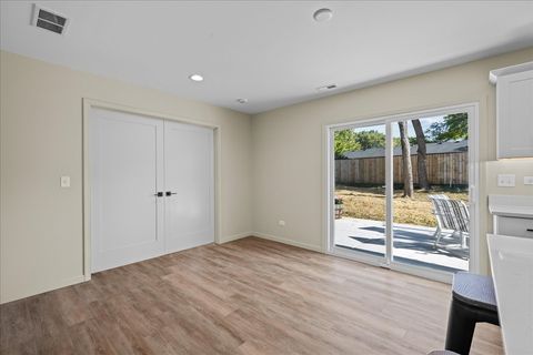 Tiny photo for 708 S 10th Avenue, St. Charles, IL 60174 (MLS # 12477165)