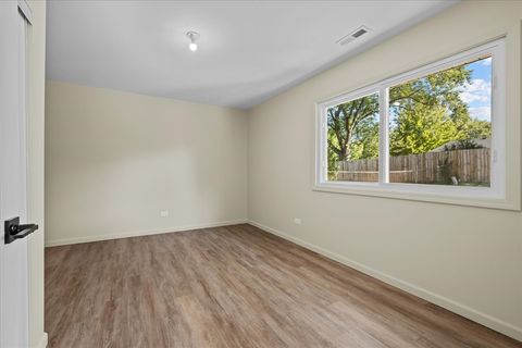 Tiny photo for 708 S 10th Avenue, St. Charles, IL 60174 (MLS # 12477165)