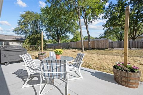 Tiny photo for 708 S 10th Avenue, St. Charles, IL 60174 (MLS # 12477165)